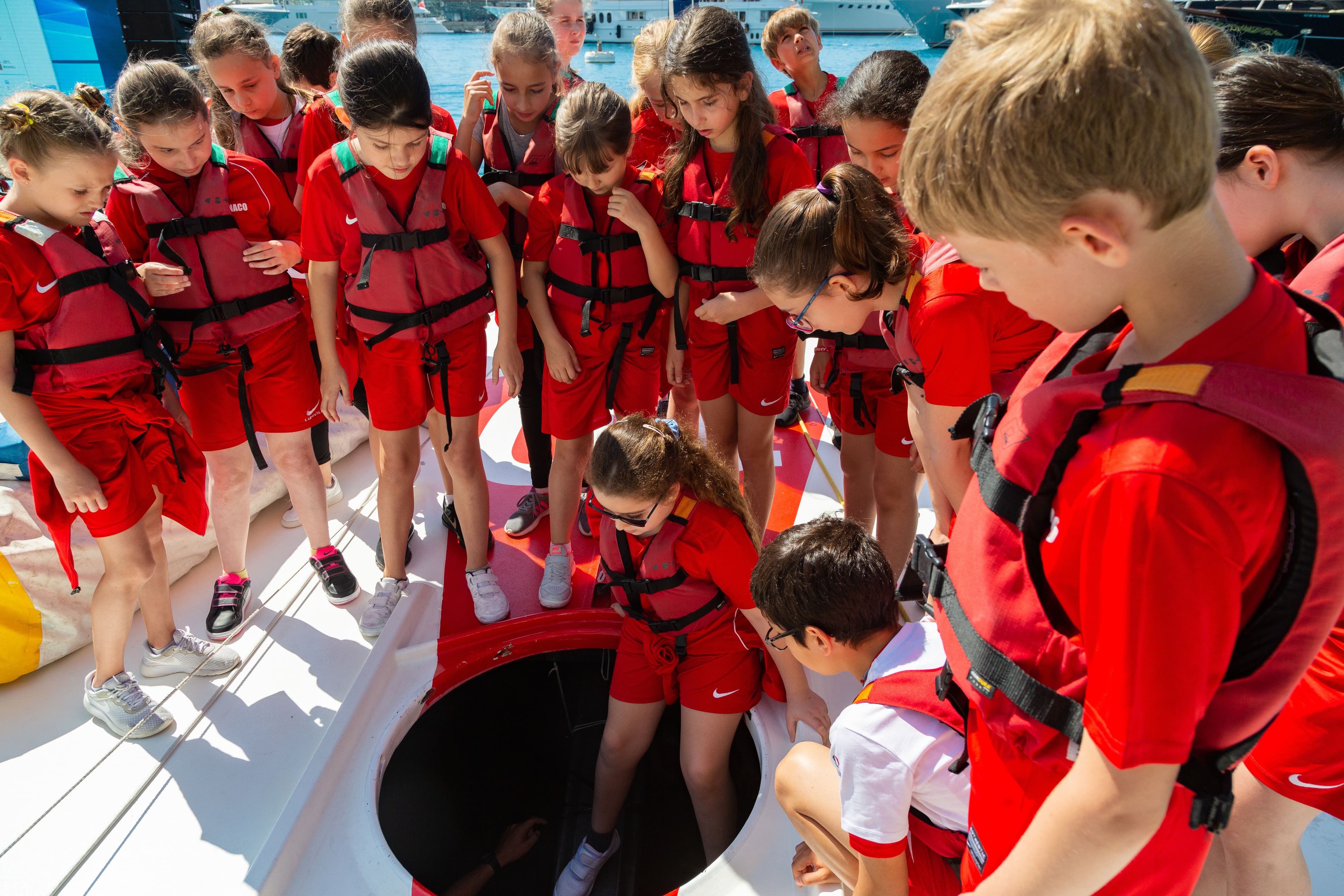 2017_Mon_Kids looking over into hole Monaco_mesi.jpg